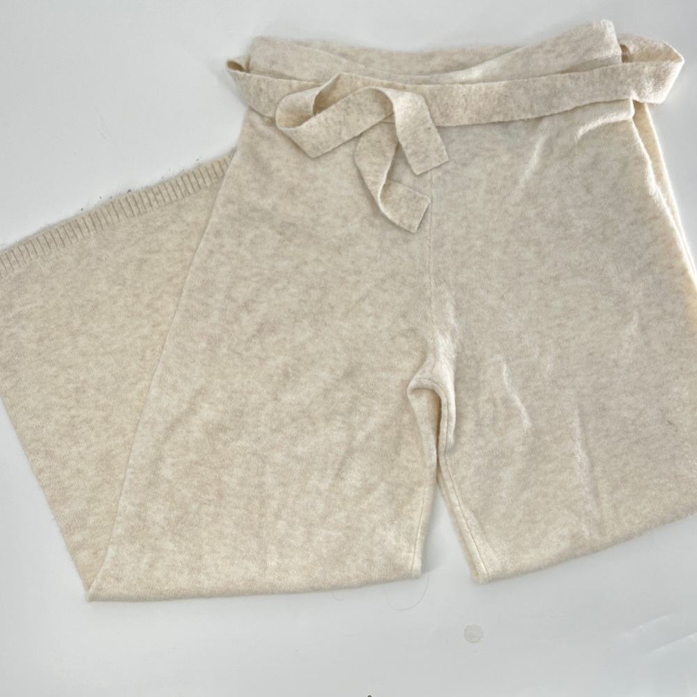 Guess Cream Wide-Leg Tie-Waist Pants - Picture 3 of 13